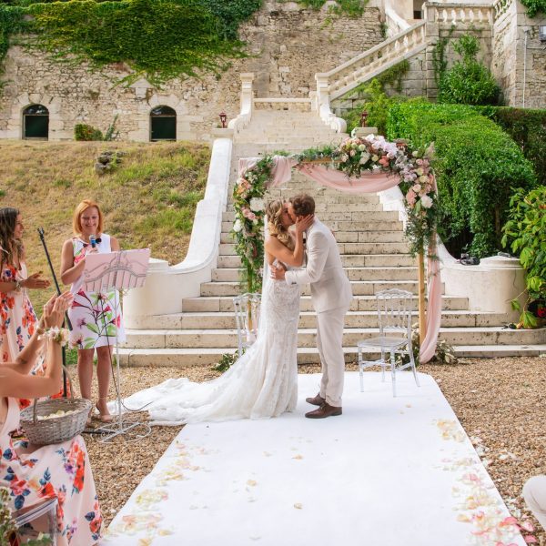 Château wedding package in France